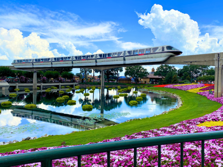 The monorail passing Epcot, in Walt Disney World